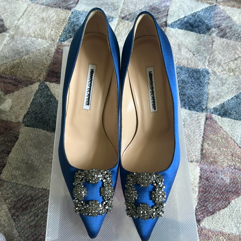 Manolo Blahnik Crystal Hangisi 70 Royal Blue 8.5